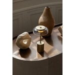 Nuura Blossi Mini ladattava pöytävalaisin, Nordic gold - kirkas, sisustuskuva