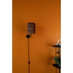 Pilke Lights Pilke Signature 18 varrellinen seinävalaisin, ruskea, sisustuskuva