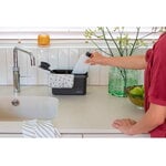 Brabantia SinkSide siivousjärjestelijä, tummanharmaa, sisustuskuva