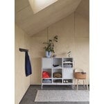 Muuto Regalmodul Stacked mit Tür, mittel, hellgrau, dekorationsbild