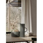 Stelton EM77 Isolierkanne, 1,0 l, dunkles Forstgrün, dekorationsbild