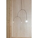 Michael Anastassiades Mobile Chandelier 9 riippuvalaisin, musta patinoitu messinki, sisustuskuva