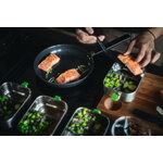 Fiskars Hard Face paistinpannu, 26 cm, sisustuskuva