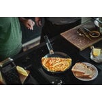 Fiskars Hard Face omeletti/lettupannu, 22 cm, sisustuskuva