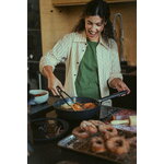 Fiskars Hard Face paistokasari kannella, 28 cm, sisustuskuva