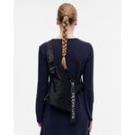 Marimekko Carry All laukku, solid musta, sisustuskuva