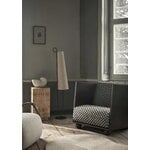 Ferm Living Ancora lattiavalaisin, musta - luonnonvärinen, sisustuskuva