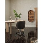 Ferm Living Oval Dorm seinähylly, 110 cm, öljytty tammi, sisustuskuva