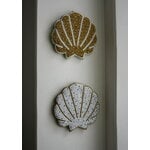 MUM's Shell seinäkoriste, valkoinen - kulta, sisustuskuva