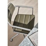 Vipp 453+ Swivel chair, polished frame - bosco green leather, with castors, decoration image