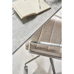 Vipp 453+ Silla giratoria, estructura pulida - Tide dark sand, con ruedas, imagen de decoración
