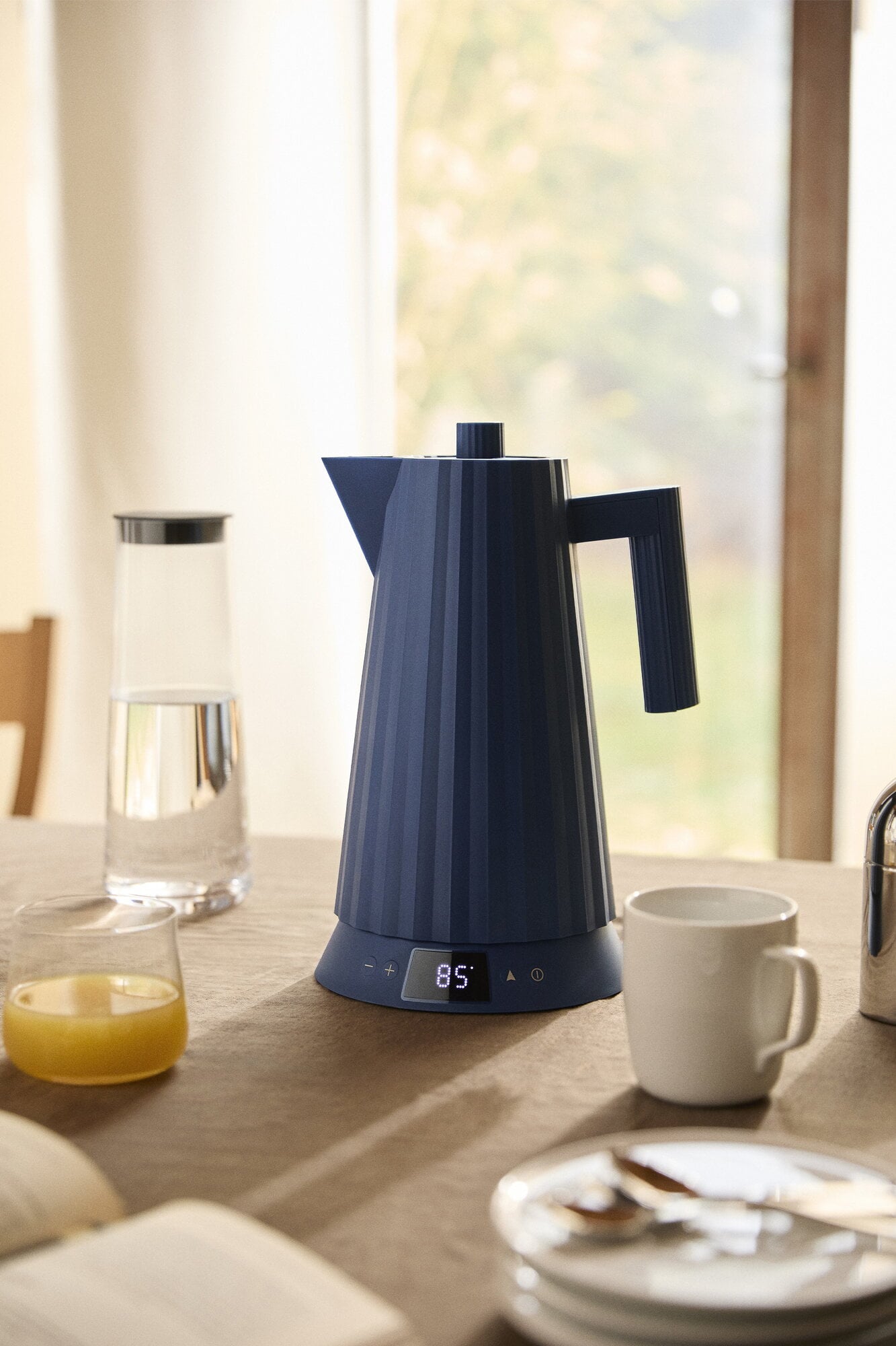 Alessi Plissé electric kettle with temperature control, 1,7 L