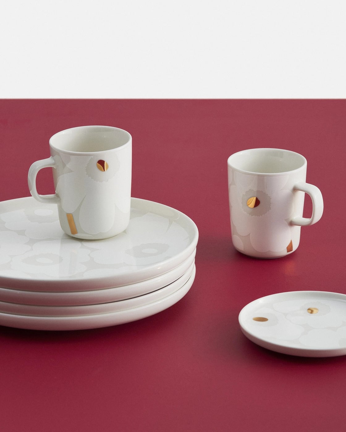 Marimekko Oiva - Unikko plate, 25 cm, off-white - white | Finnish