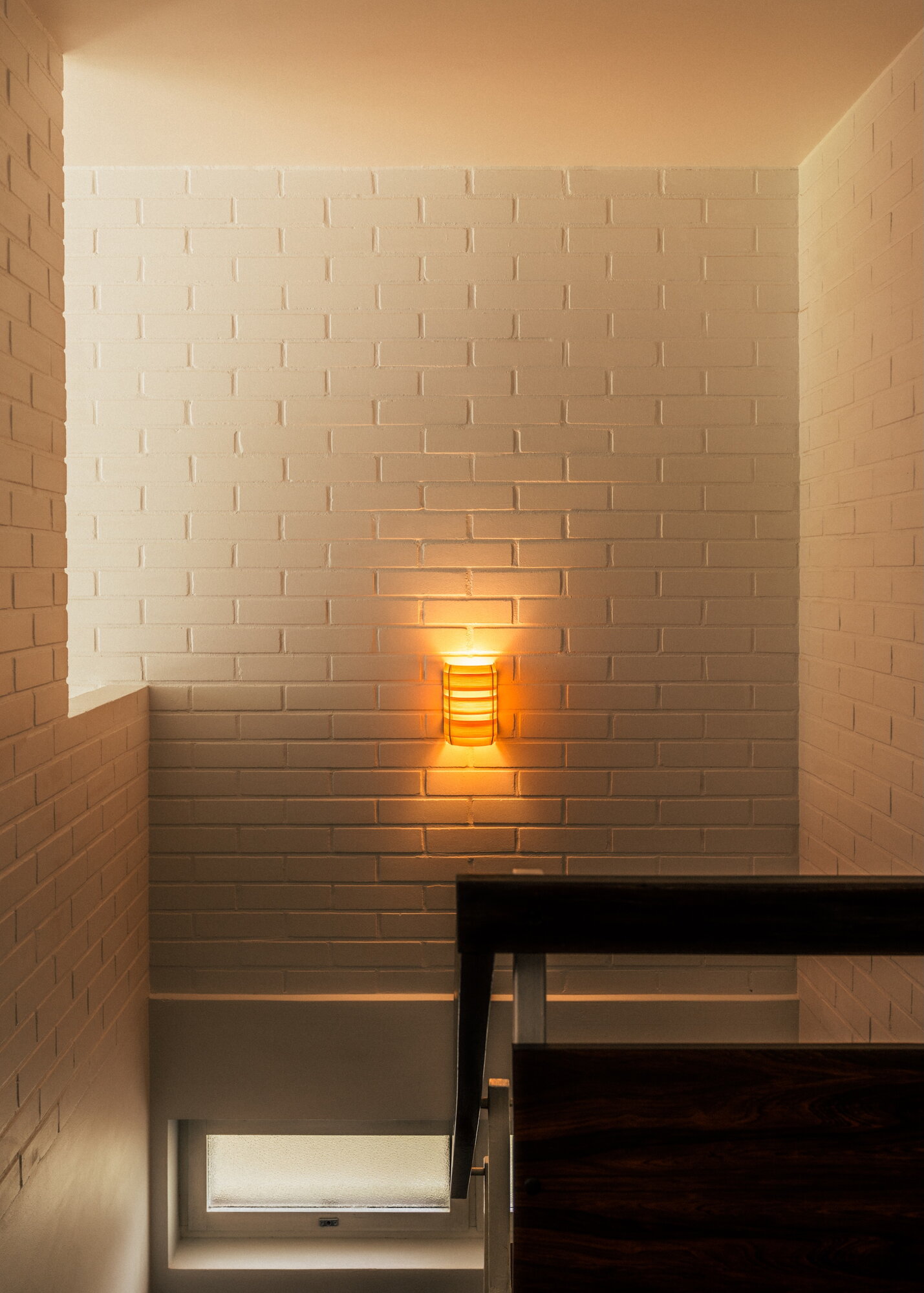Vaarnii 1004 Hans wall light, pine | Finnish Design Shop