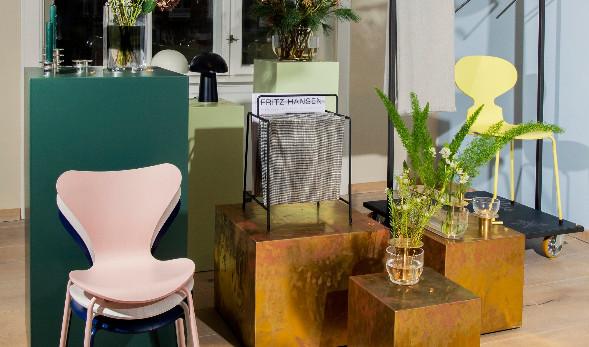 Fritz Hansen Ikebana vase, small, brass | Finnish Design Shop