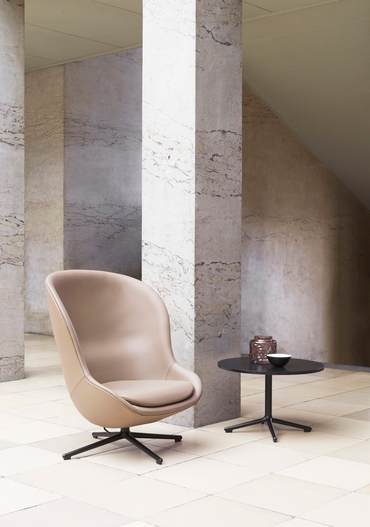 Normann Copenhagen Hyg lounge chair, high, swivel, black brandy - Main Image