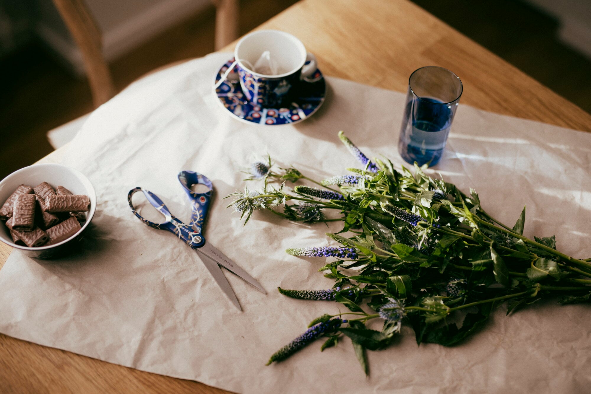 Fiskars x Iittala scissors, Taika blue | Finnish Design Shop