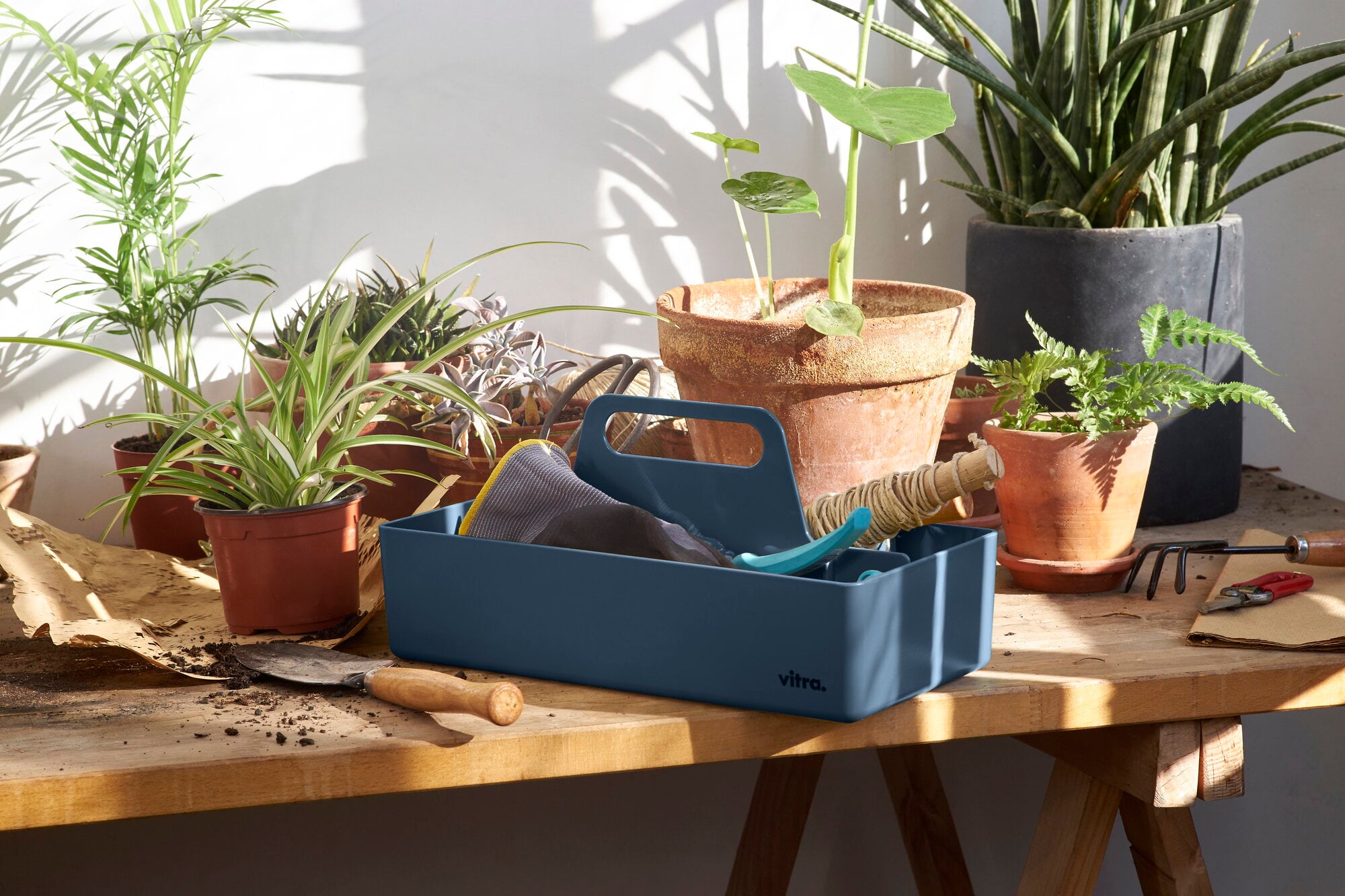 tktr 　　Vitra Vitra Toolbox RE, tangerine | Finnish Design Shop
