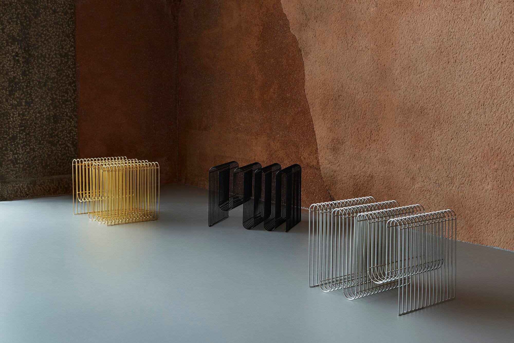 AYTM Curva マガジンラック シルバー AYTM Curva magazine holder, silver | Finnish Design Shop