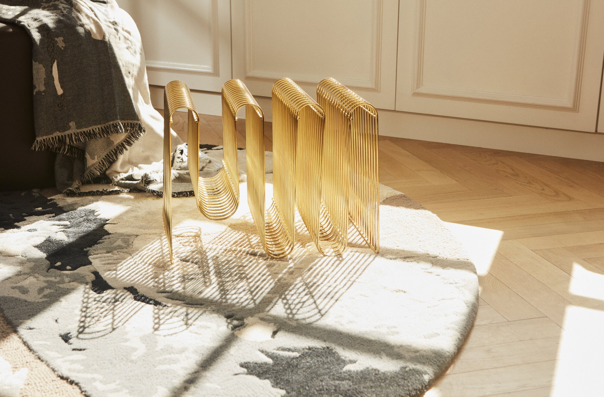 AYTM Curva マガジンラック AYTM - Curva Magazine holder | Connox