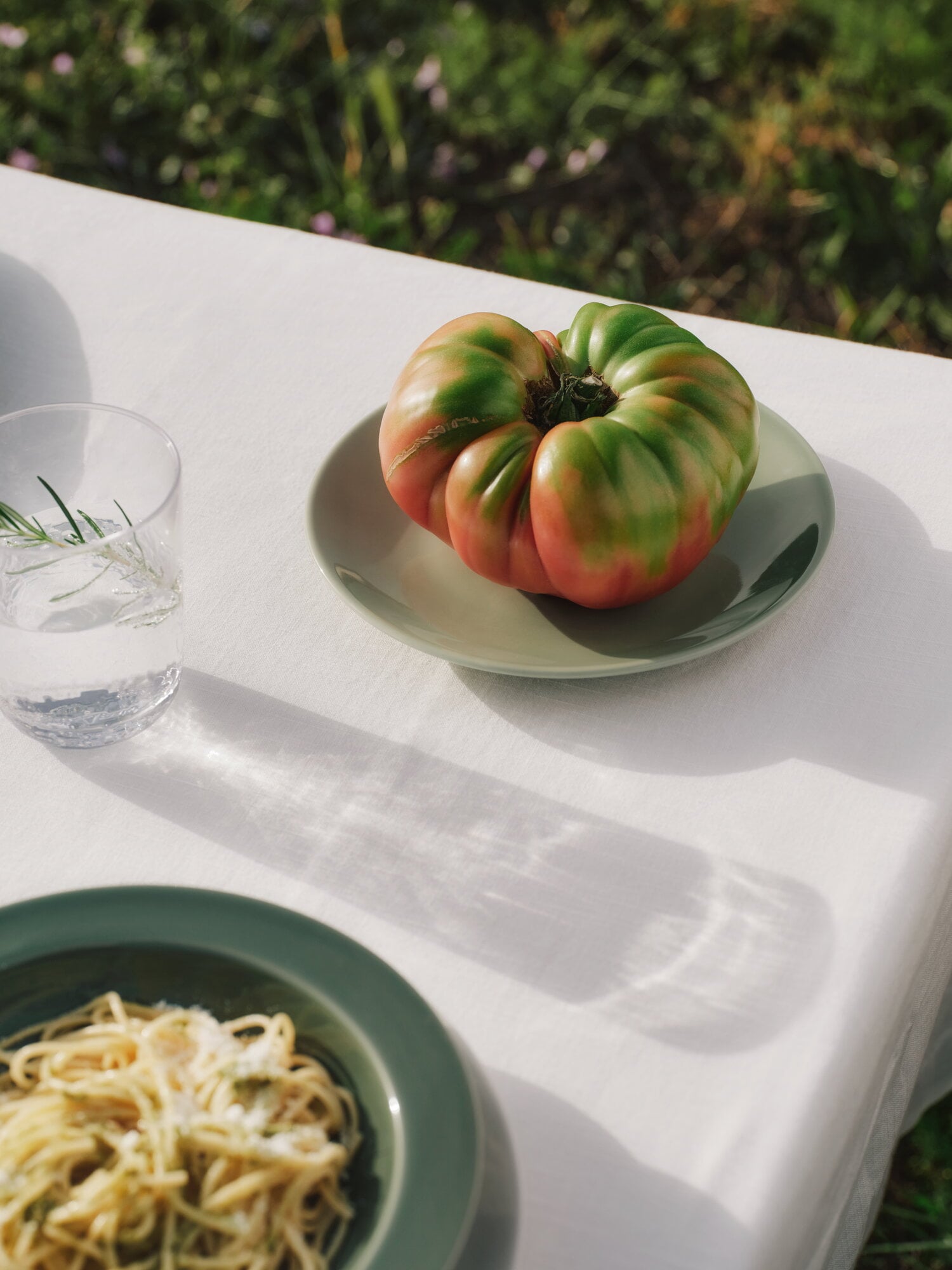 Arabia 24h plate deep, 22 cm, evergreen | Finnish Design Shop