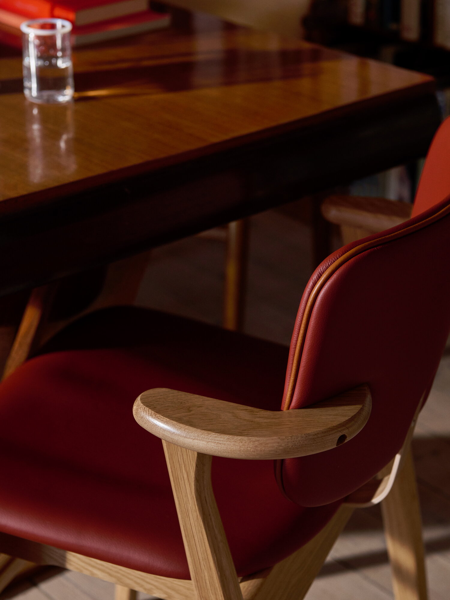 Artek Domus chair, lacquered oak - Spectrum terracotta - Prestige