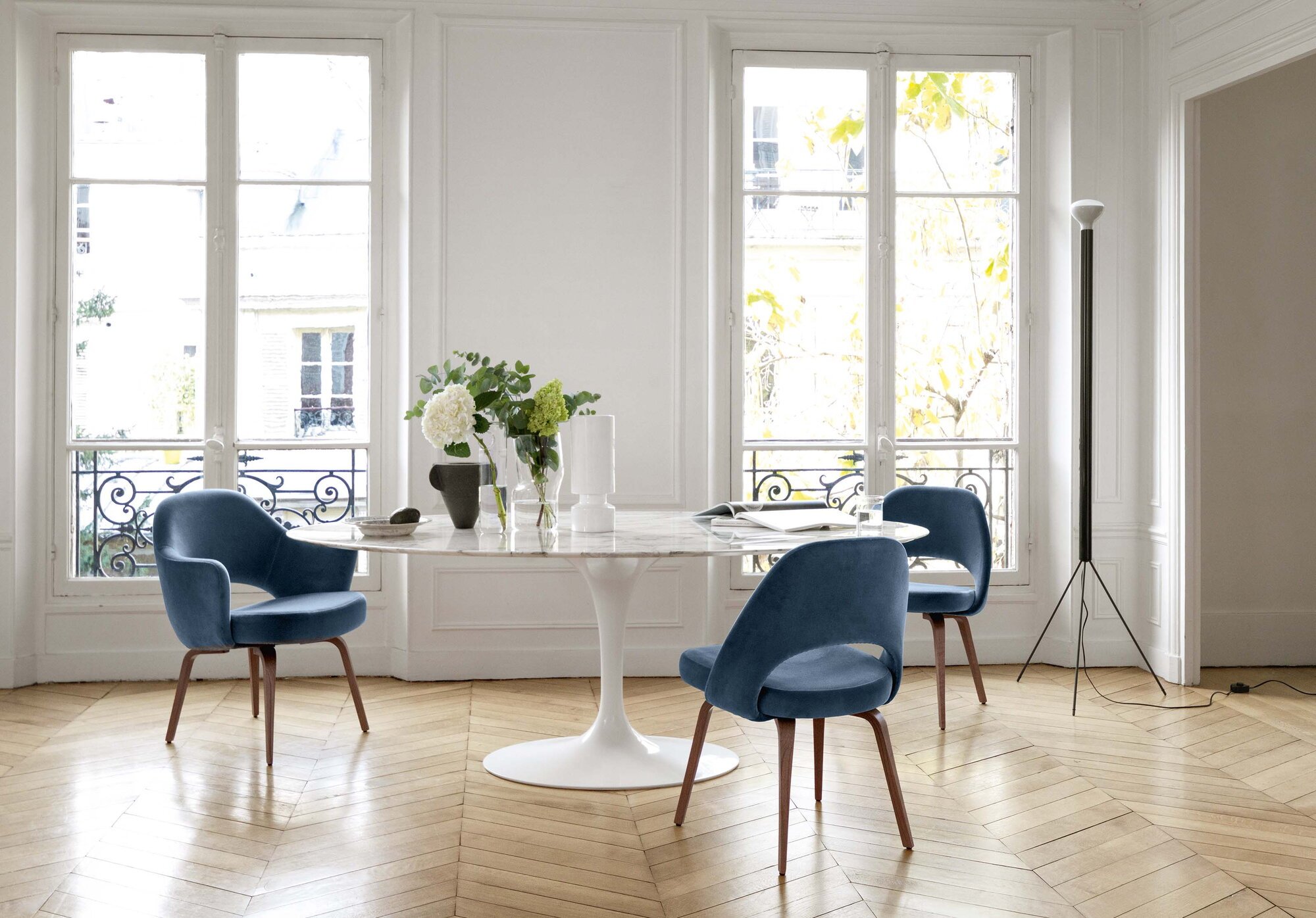Knoll Tulip dining table 198 cm, oval, white marble Finnish