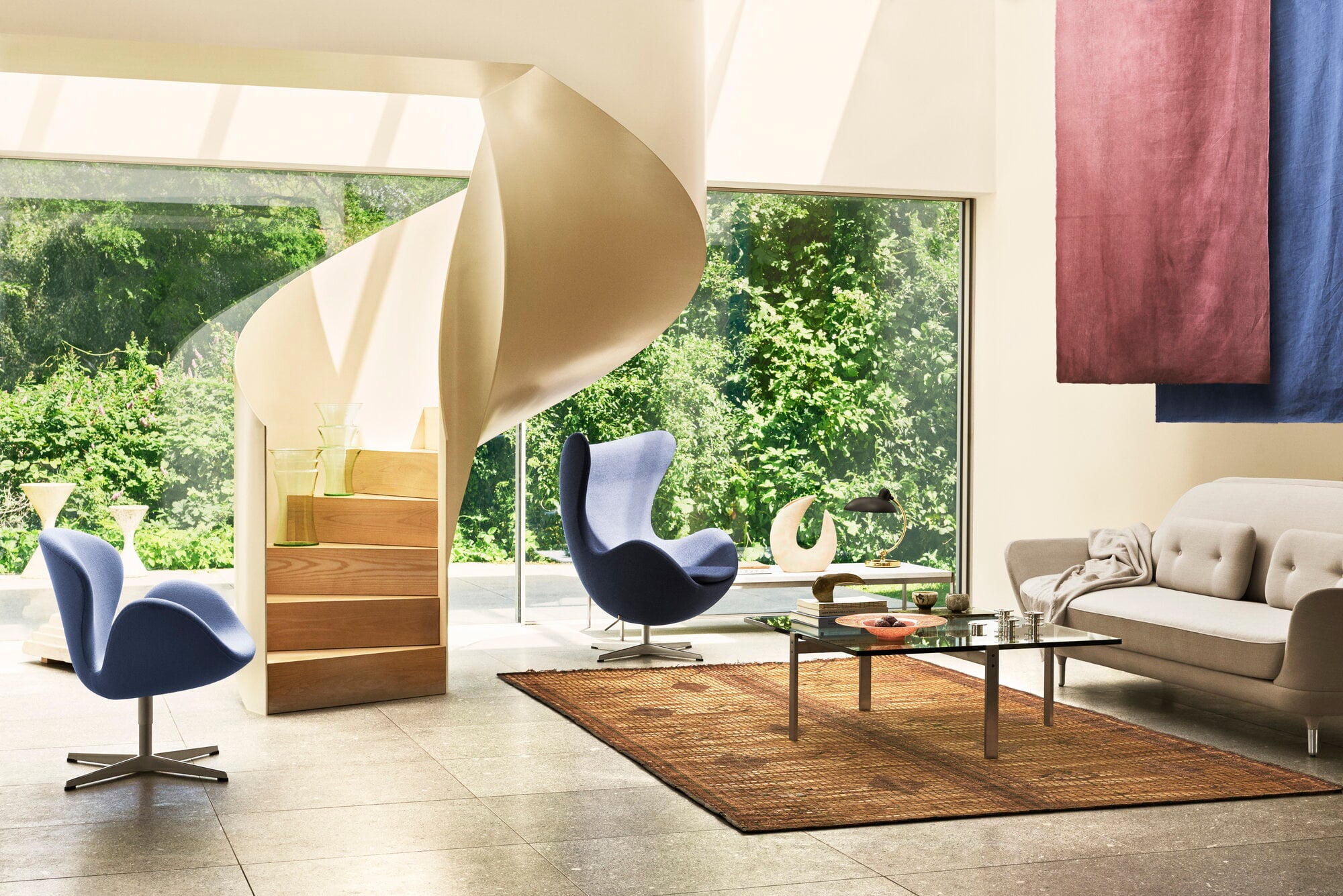 Fritz Hansen Egg lounge chair, satin polished aluminium - Dark