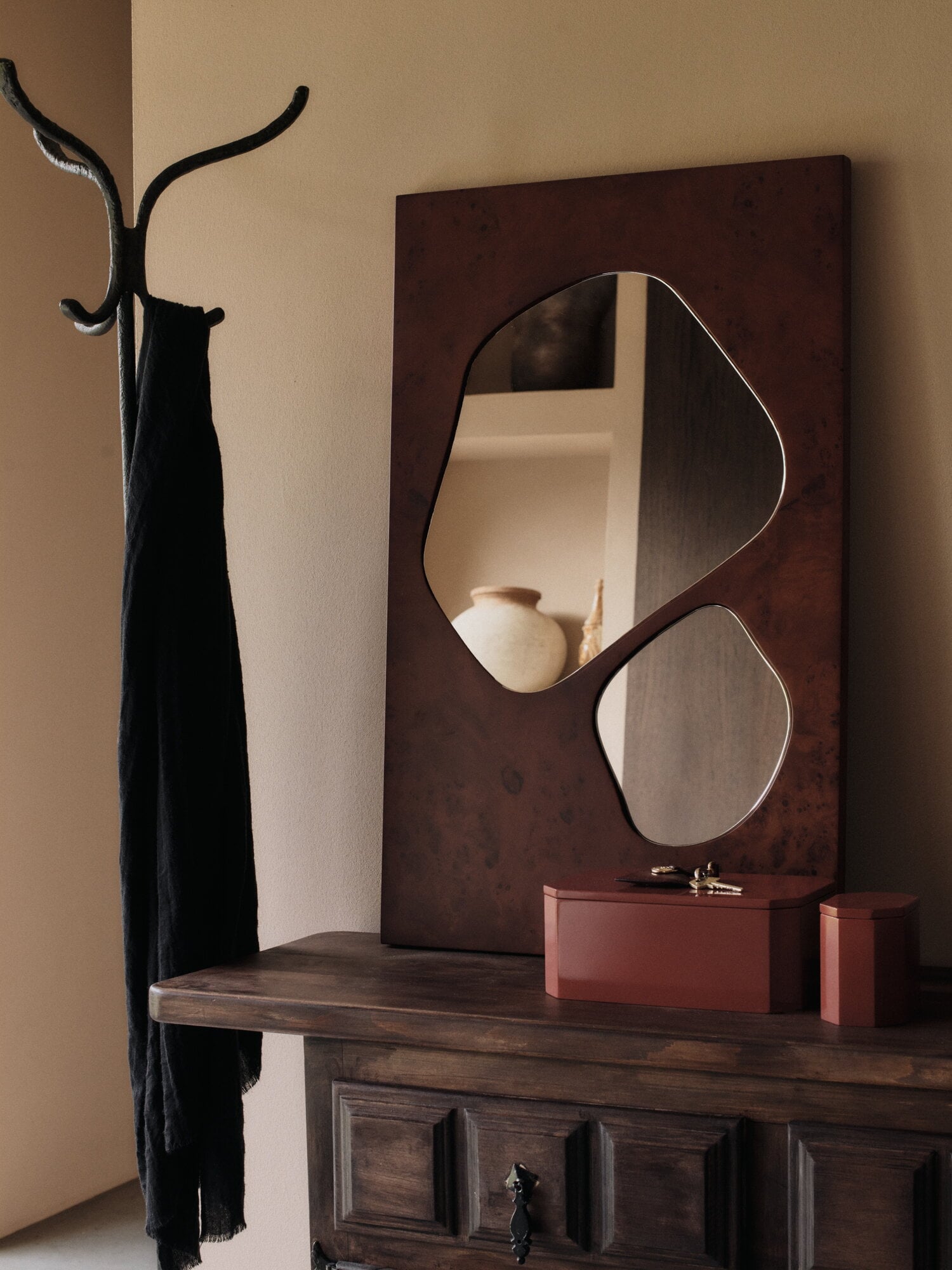 Ferm Living Folia miroir, moyen, placage de loupe teinté foncé ...