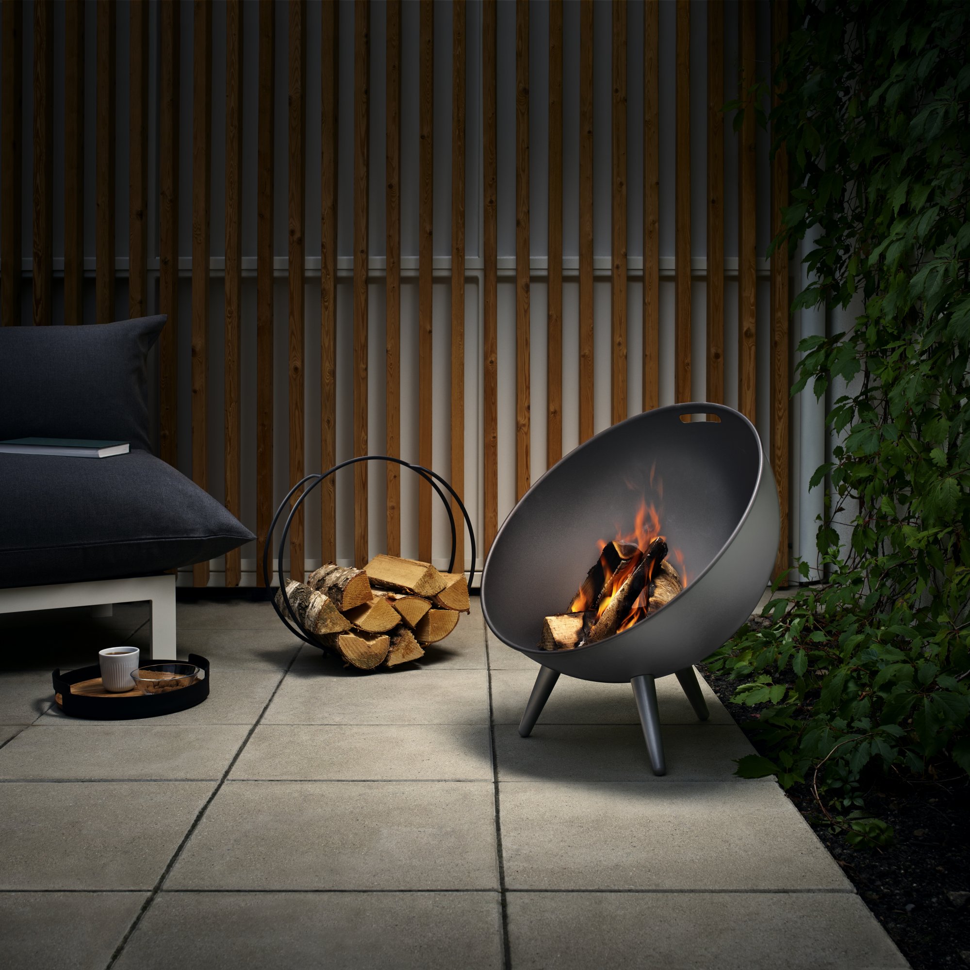Eva Solo FireGlobe Outdoor Fire Pit - Thumbnail 4
