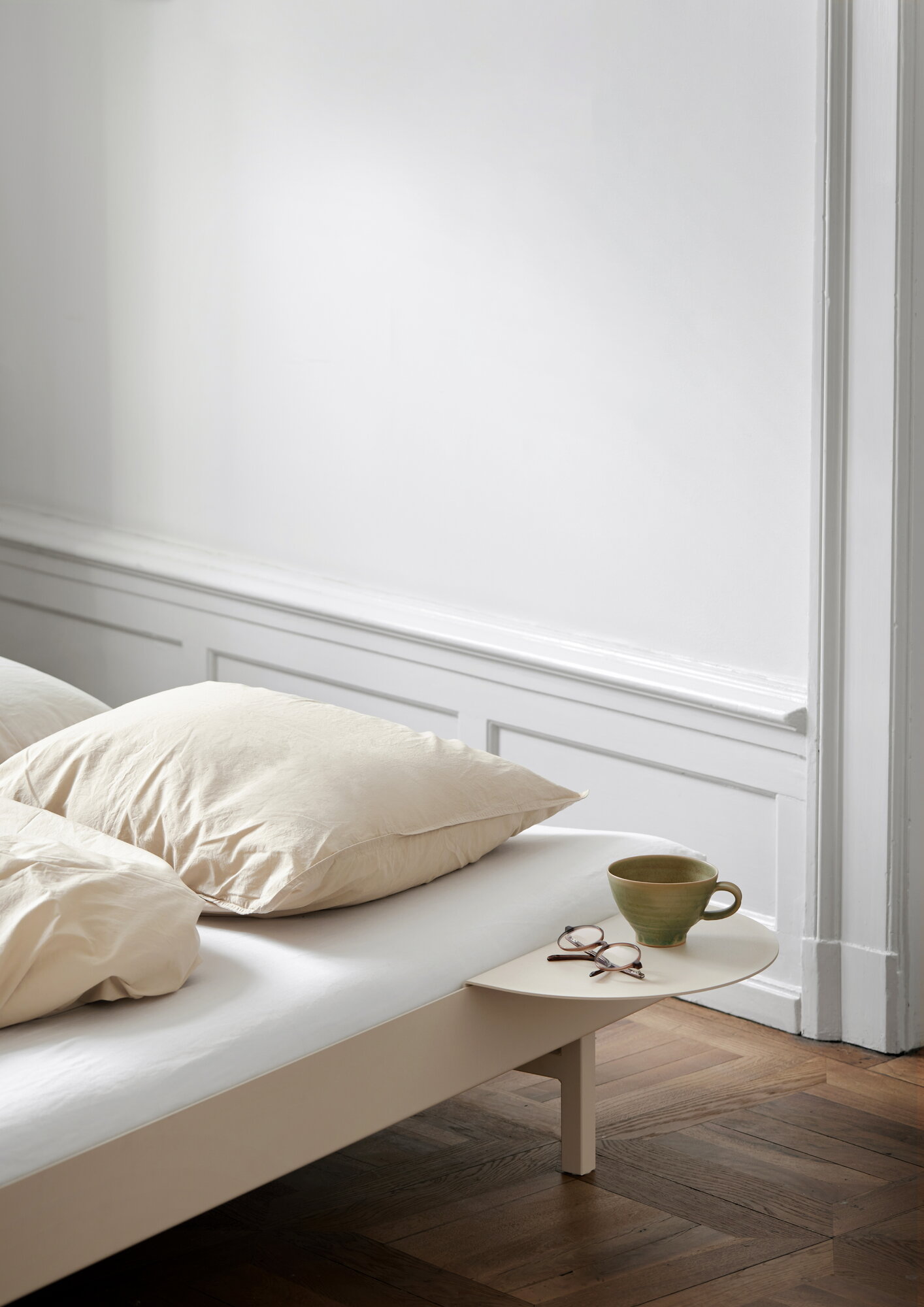 Moebe Bed side table, sand | Finnish Design Shop