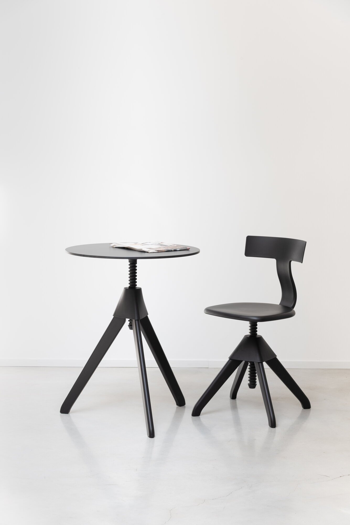 【MAGIS】Konstantin Grcic / Tuffyタフィー 3脚あり Tuffy | タフィ チェア | Konstantin Grcic | Magis | Generate