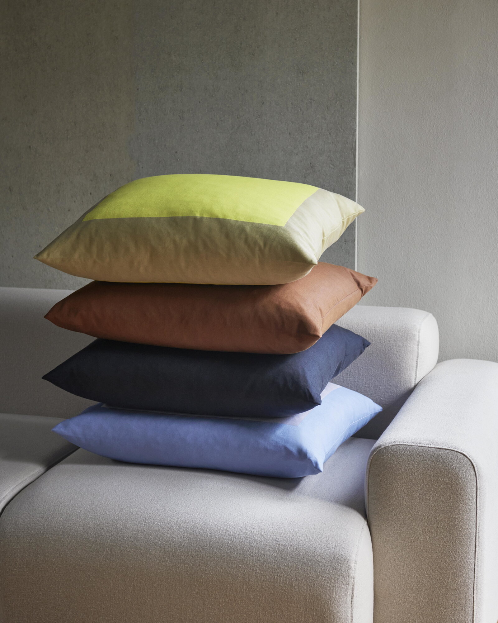 クッション・座布団 HAY Ram Cushion 48x60 cm - Purple HAY Ram cushion, 48 x 60 cm, purple | Finnish Design Shop