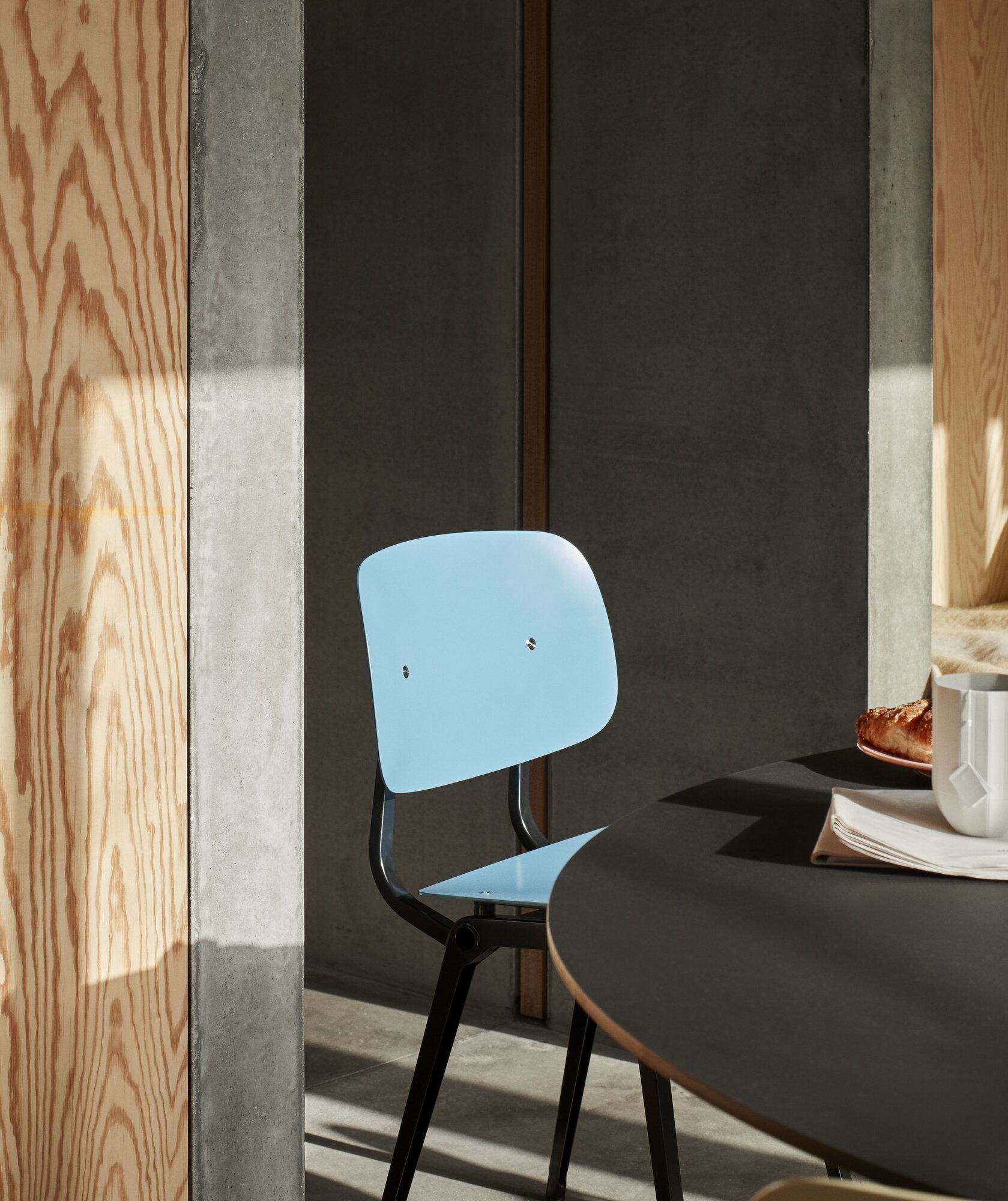 HAY Revolt chair, black - azure blue 3.0 | Finnish Design Shop