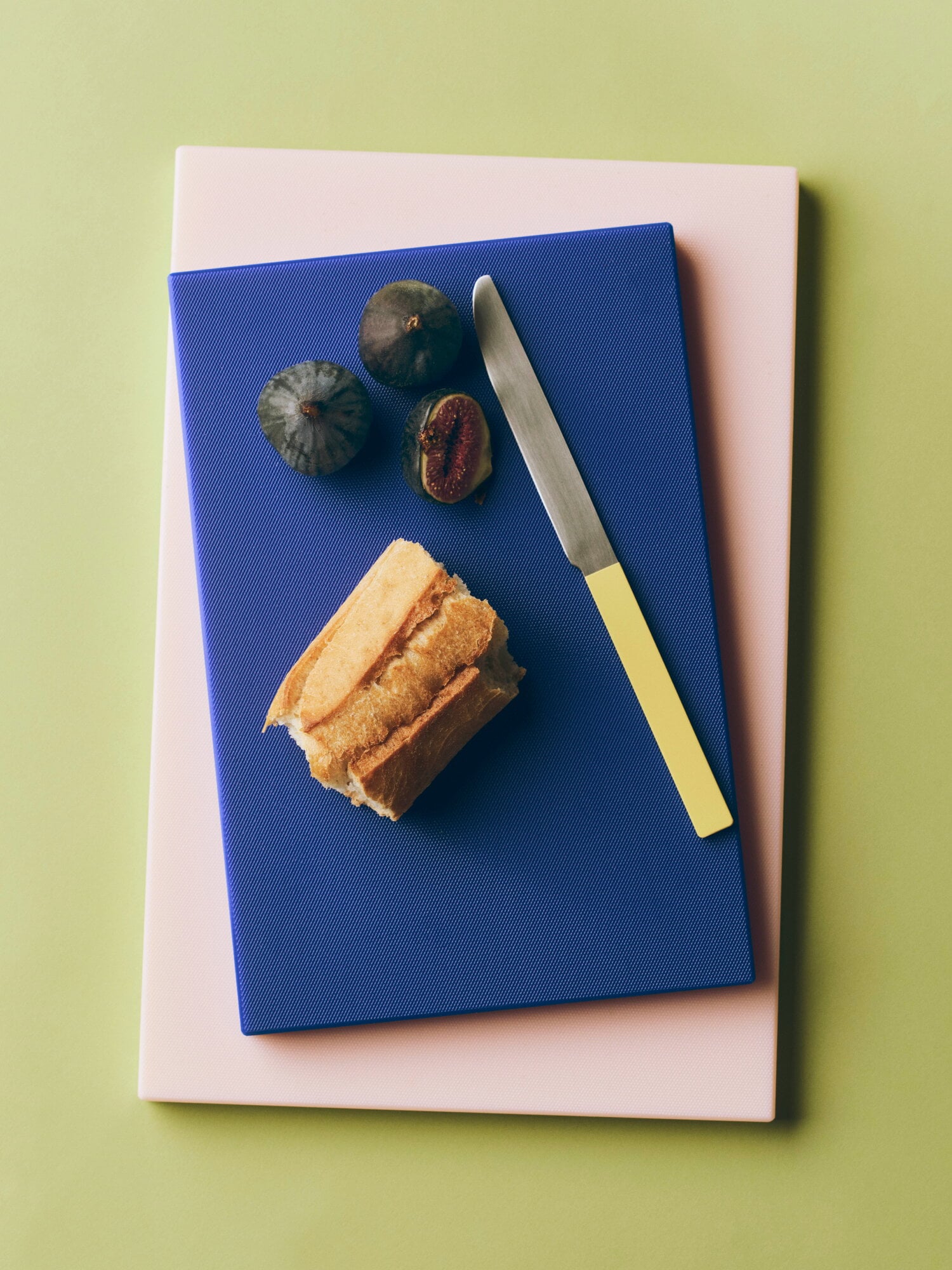 HAY Slice chopping board, M, cobalt blue | Finnish Design Shop
