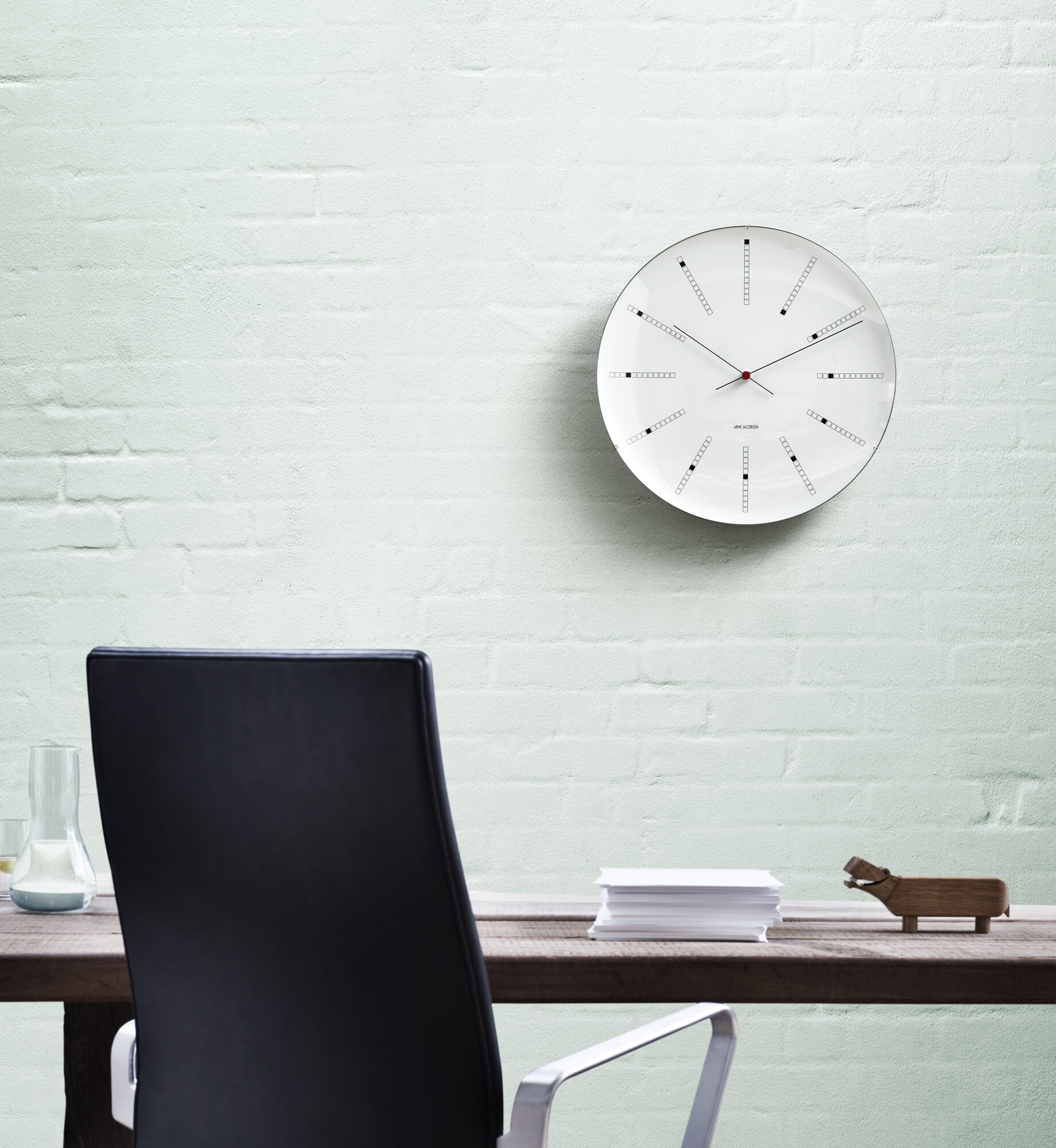 インテリア時計 ARNE JACOBSEN Wall Clock Bankers 29cm Arne Jacobsen AJ Bankers wall clock 29 cm, white | Finnish Design Shop