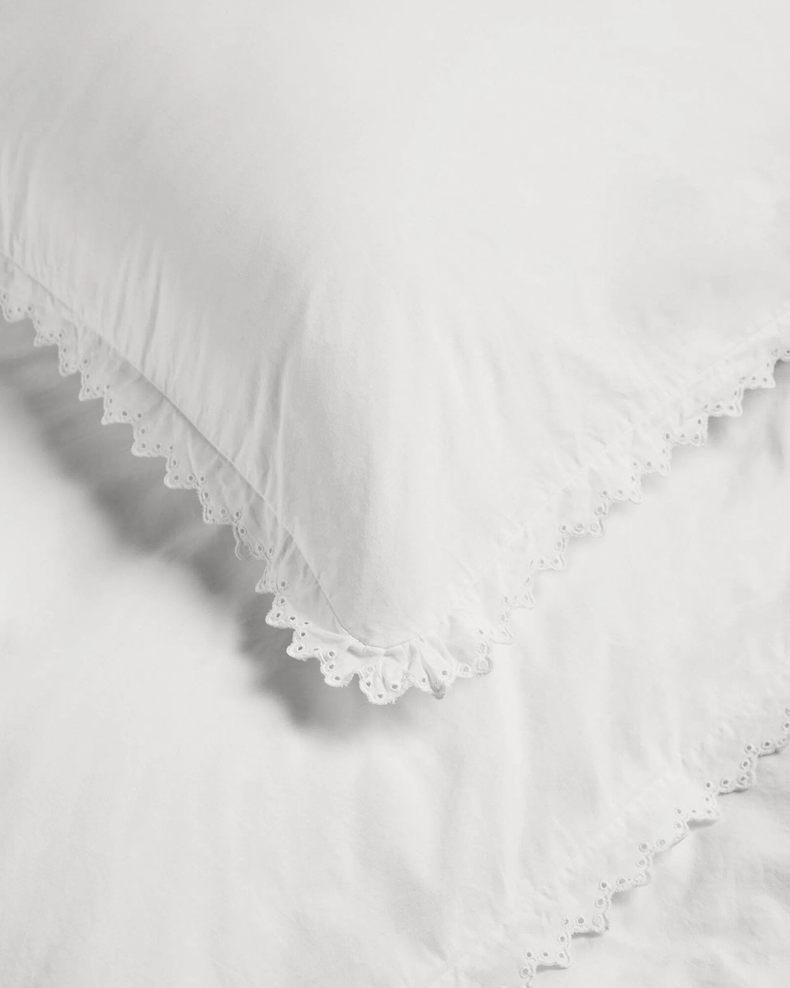 Broderie Anglaise Anaïs pillow sham - Thumbnail 3
