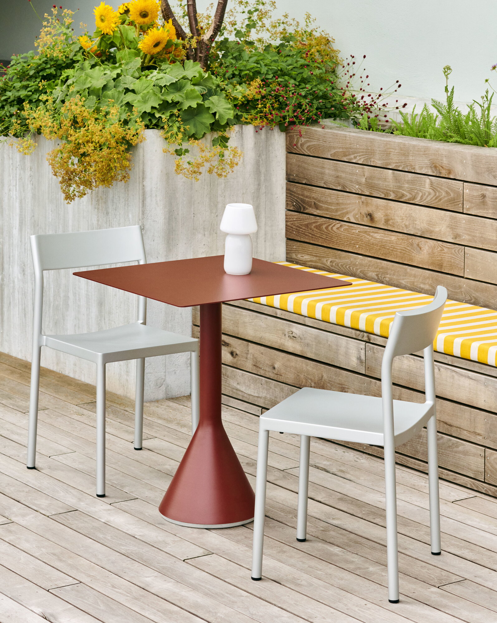 ※都内送料無料 HAY PALISSADE CONE TABLEΦ60xH105 HAY Palissade Cone table, 65 x 65 cm, iron red | Finnish Design Shop