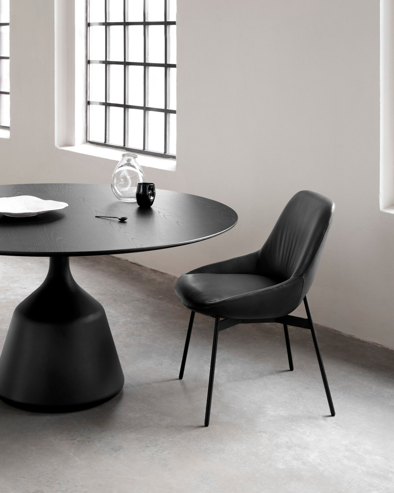 Wendelbo Coin dining table, 150 cm, black - oak black