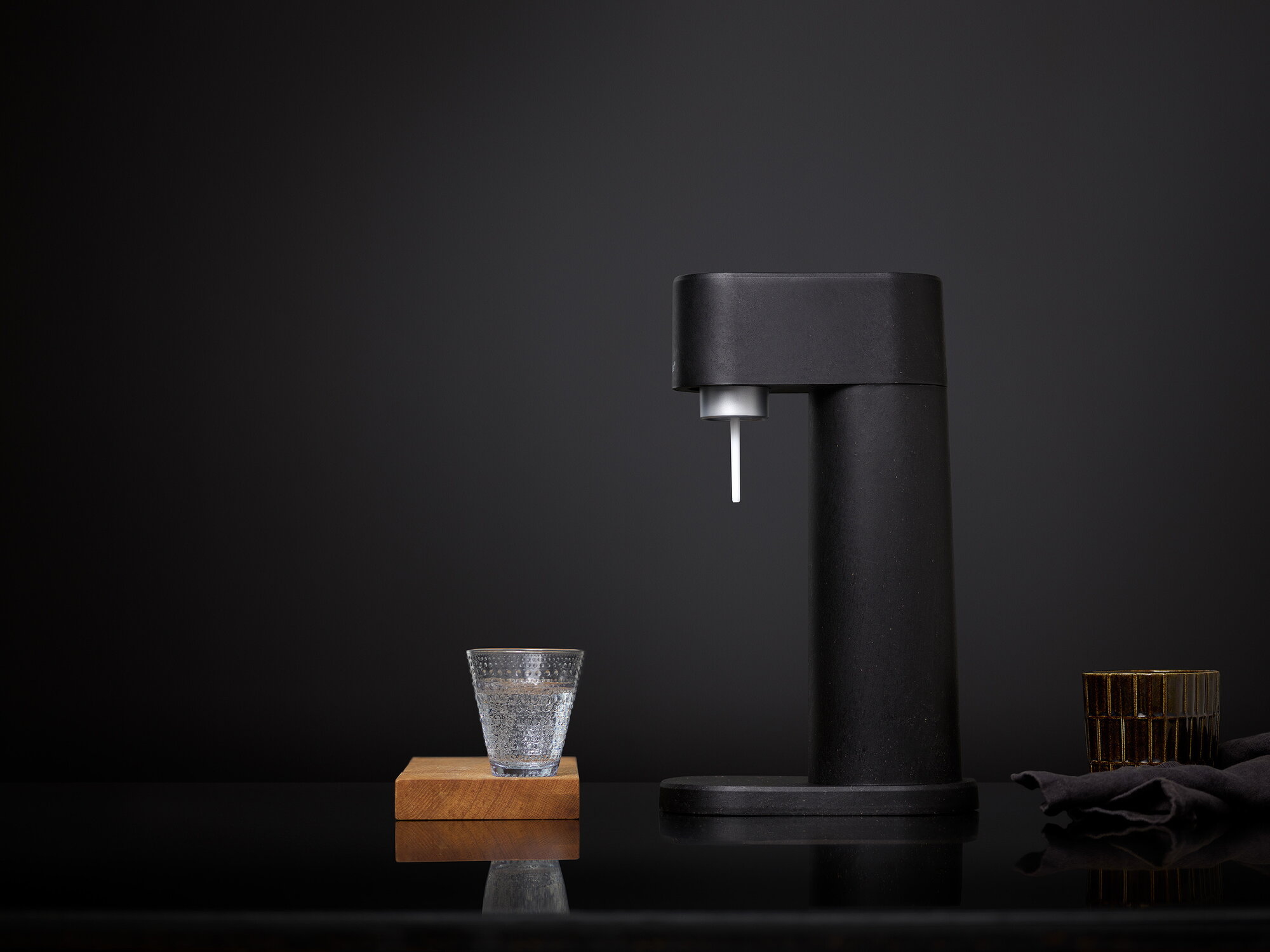 Mysoda Woody Sparkling Water Maker Black Finnish Design Shop