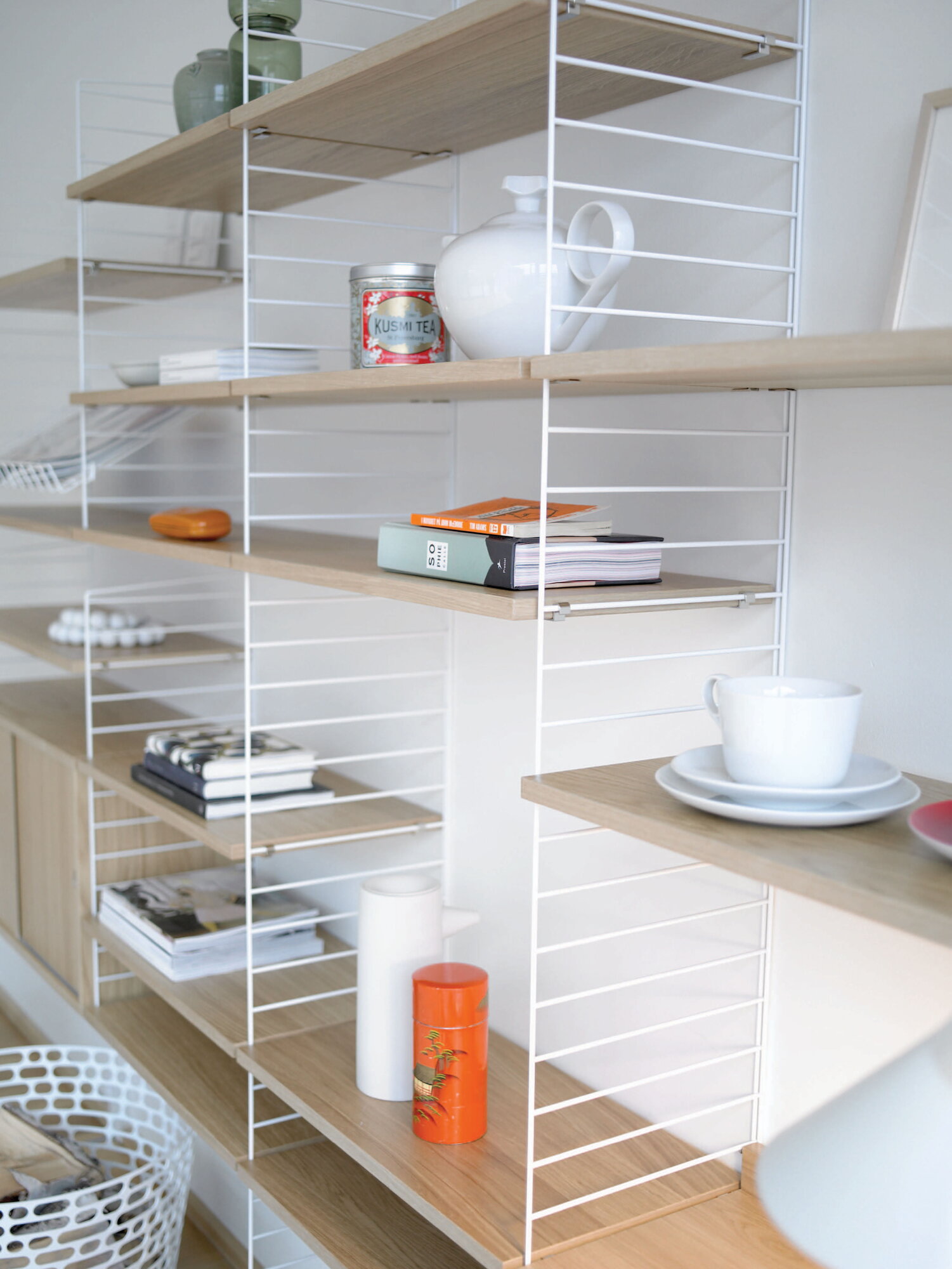 String Furniture String magazine shelf, 78 x 30 cm, white steel
