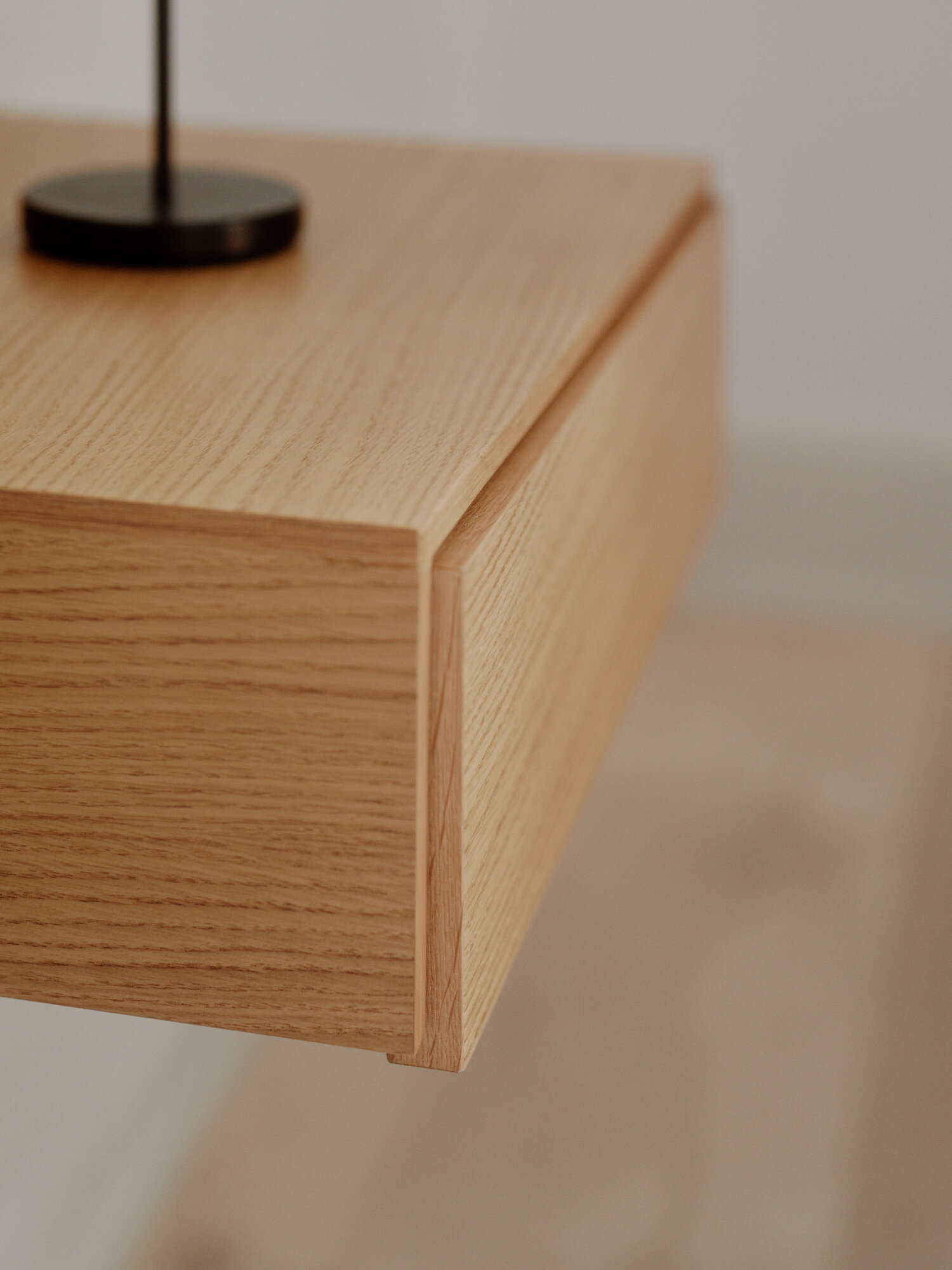 New Works Tana wall mounted nightstand, oak | Finnish Design Shop NL