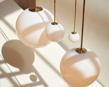 Michael Anastassiades Brass Architectural Collection riippuvalaisin 150, kiillotettu messinki, sisustuskuva