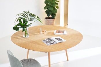 Viccarbe Maarten pöytä, 160 cm, ovaali, matta tammi