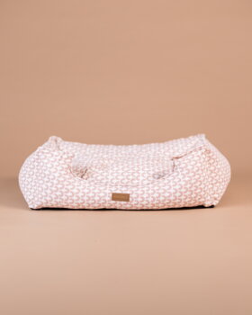PAIKKA Treasure Bed koiranpeti, 95 x 75 cm, vaaleanpunainen, sisustuskuva