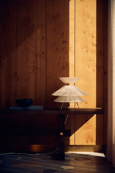 Frandsen Kiku table lamp, white, decoration image