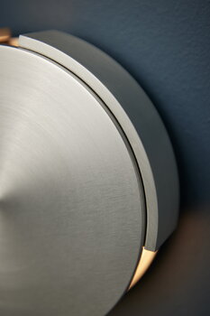 Frandsen Rotate wall lamp, brushed aluminium, decoration image