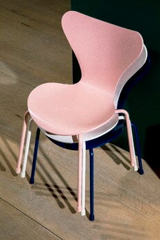 Fritz Hansen Series 7 children's chair, rose