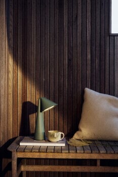 Frandsen Ami ladattava pöytävalaisin, sage green, sisustuskuva
