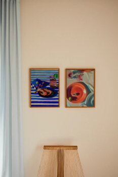 Paper Collective Shrimp & Stripes juliste, sisustuskuva